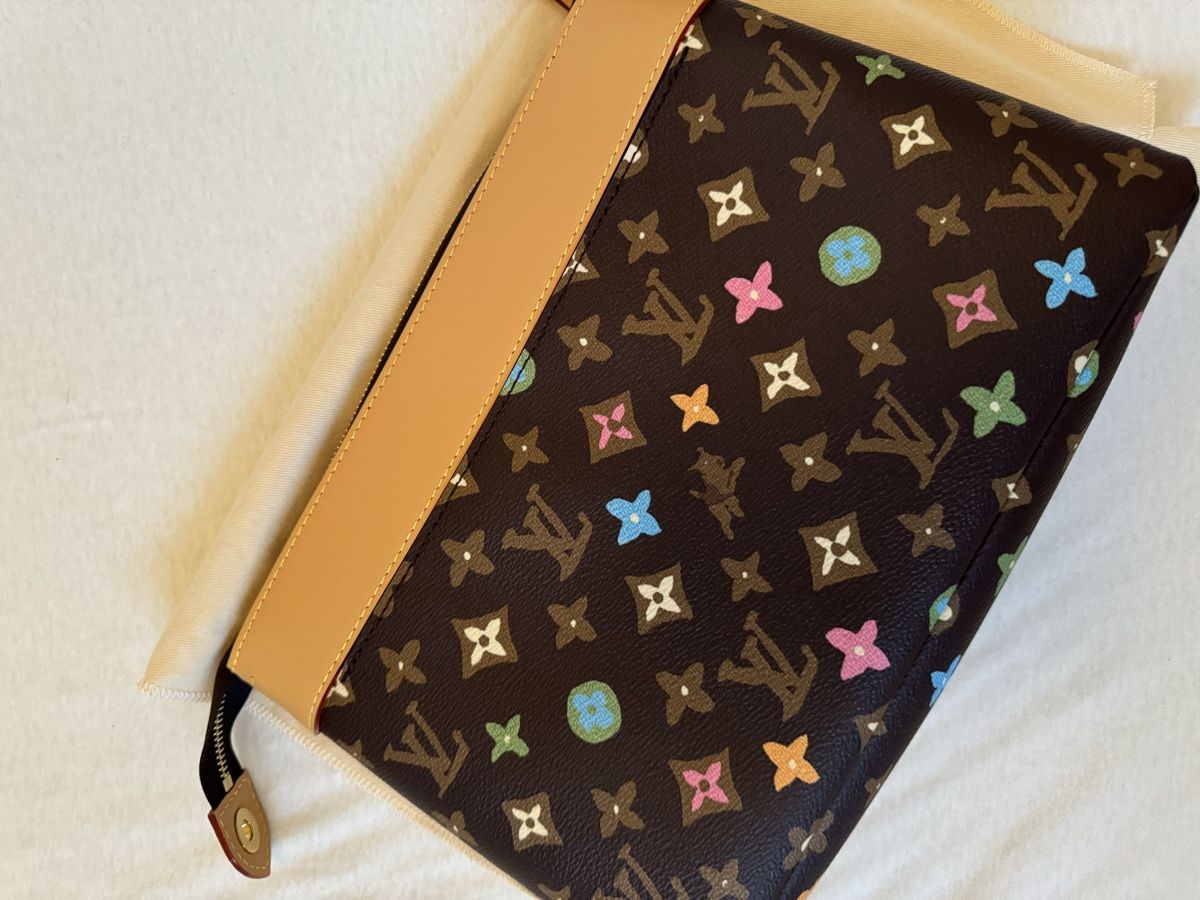 Louis Vuitton Taschen: Louis Vuitton Clutch by Tyler, the Creator – Gebraucht aus Stettlen von enr_c5lt 1