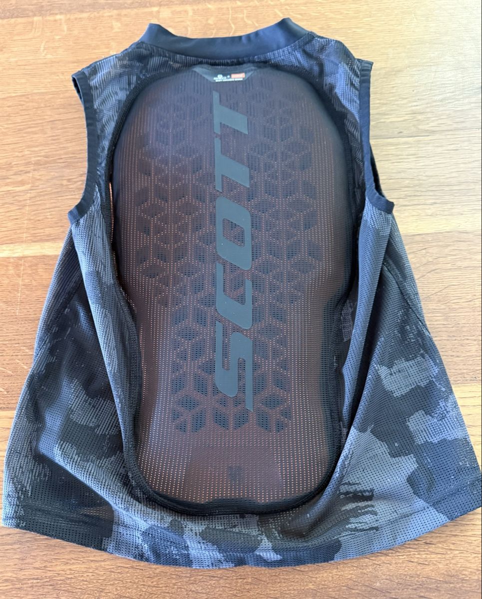 Protezioni & Imbottiture: Scott Airflex Rückenprotektor Weste Junior Grösse S – Usato da Solothurn venduto da Ohuups2
