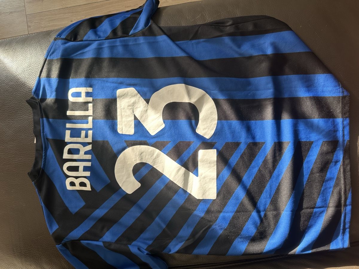 Leibchen & Hosen: Barella Inter Fan Shirt – Gebraucht aus Berikon von bio_h8tn 1