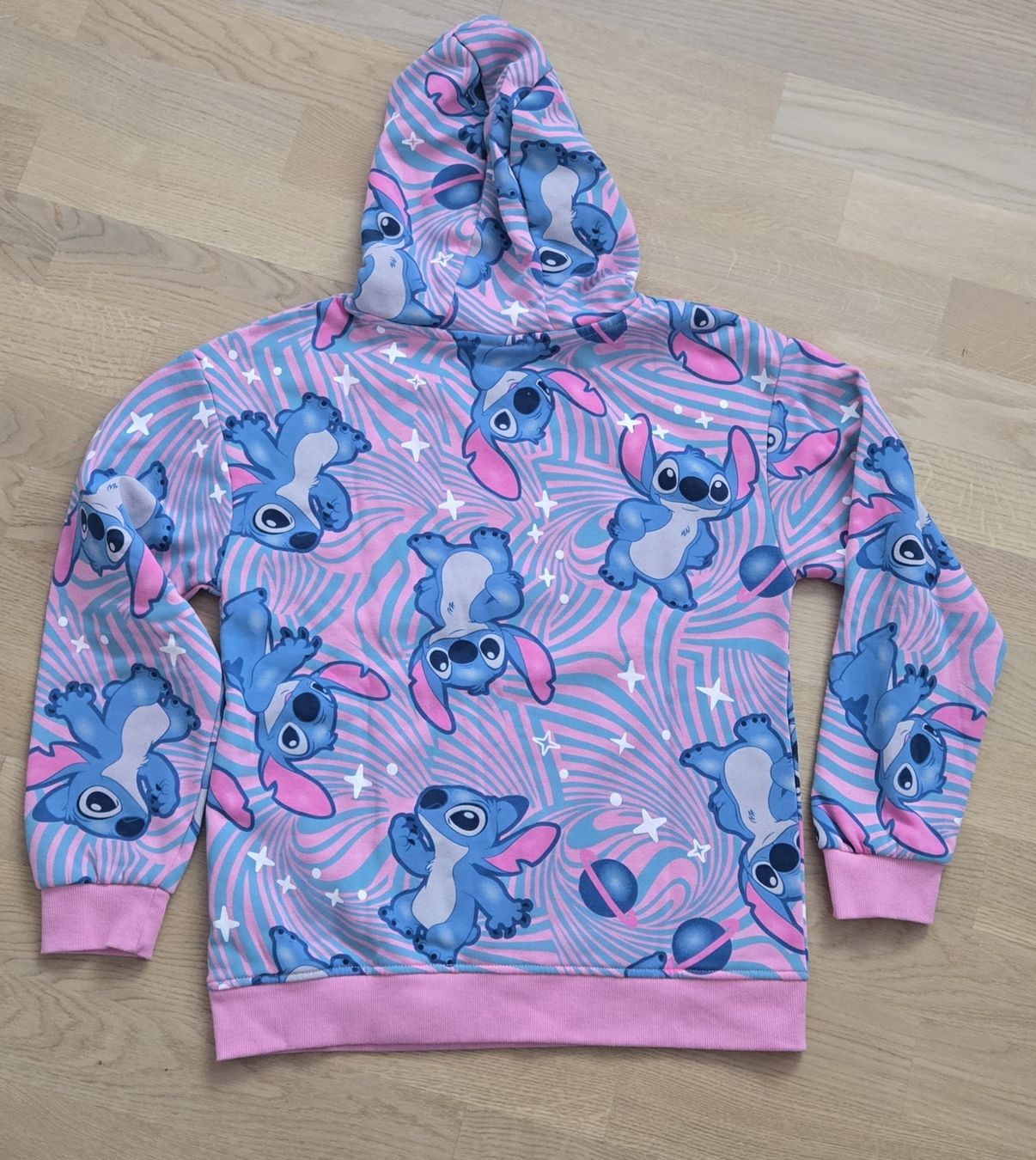 Primark Maglioni & Felpe: Disney Stitch Sweatshirt, Grösse 152 – Nuovo e nell'imballaggio originale da Sarmenstorf venduto da Lunares_Mare 1