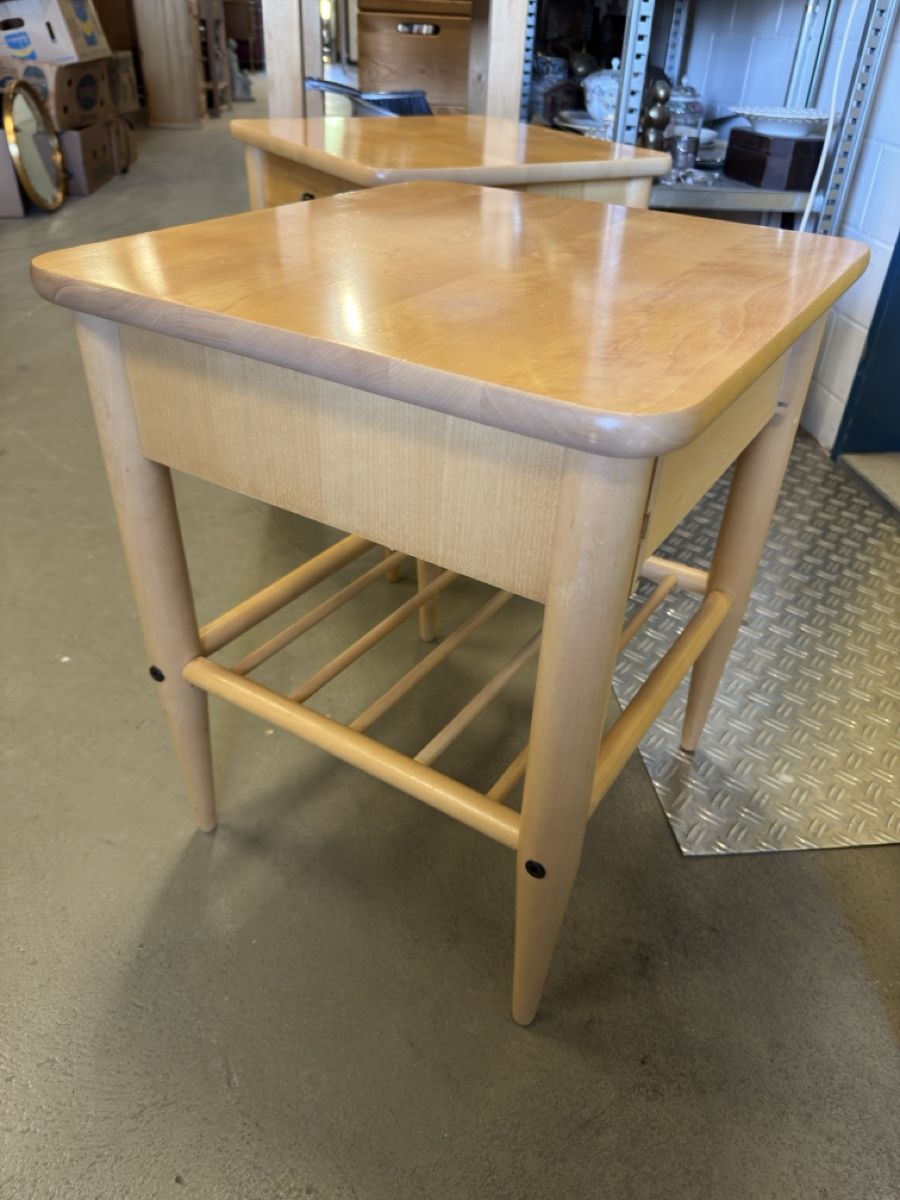 Comodini: 2 Stück Nachttisch/ Beistelltisch – Usato da Strengelbach venduto da RaenAntikDesign 6