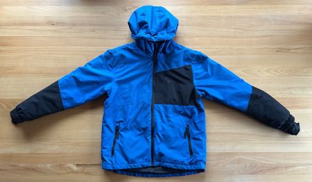 Blau/schwarze Kinder-Winterjacke Grösse 146/152