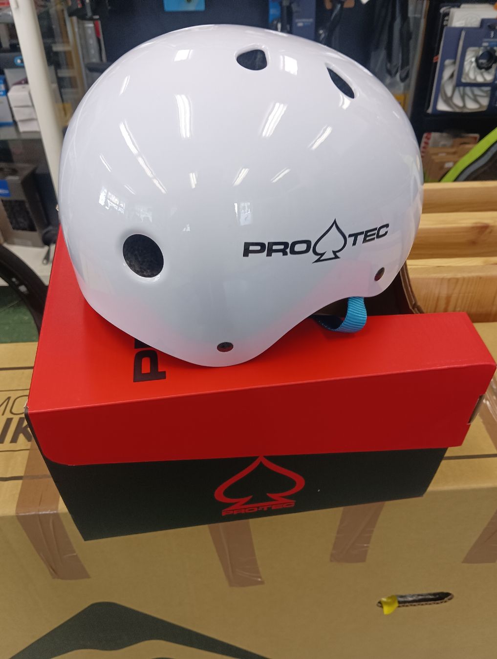 Casques: Pro-Tec – Neuf avec emballage d'origine à Faido par Manujp 2