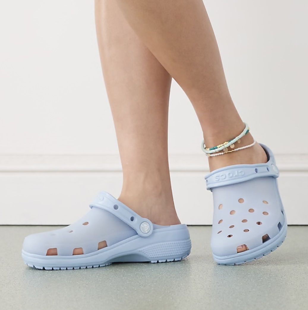 Crocs Herrenschuhe: Crocs Taille 37/38 – Neu und originalverpackt aus Orbe von D-stockFactory-Orbe