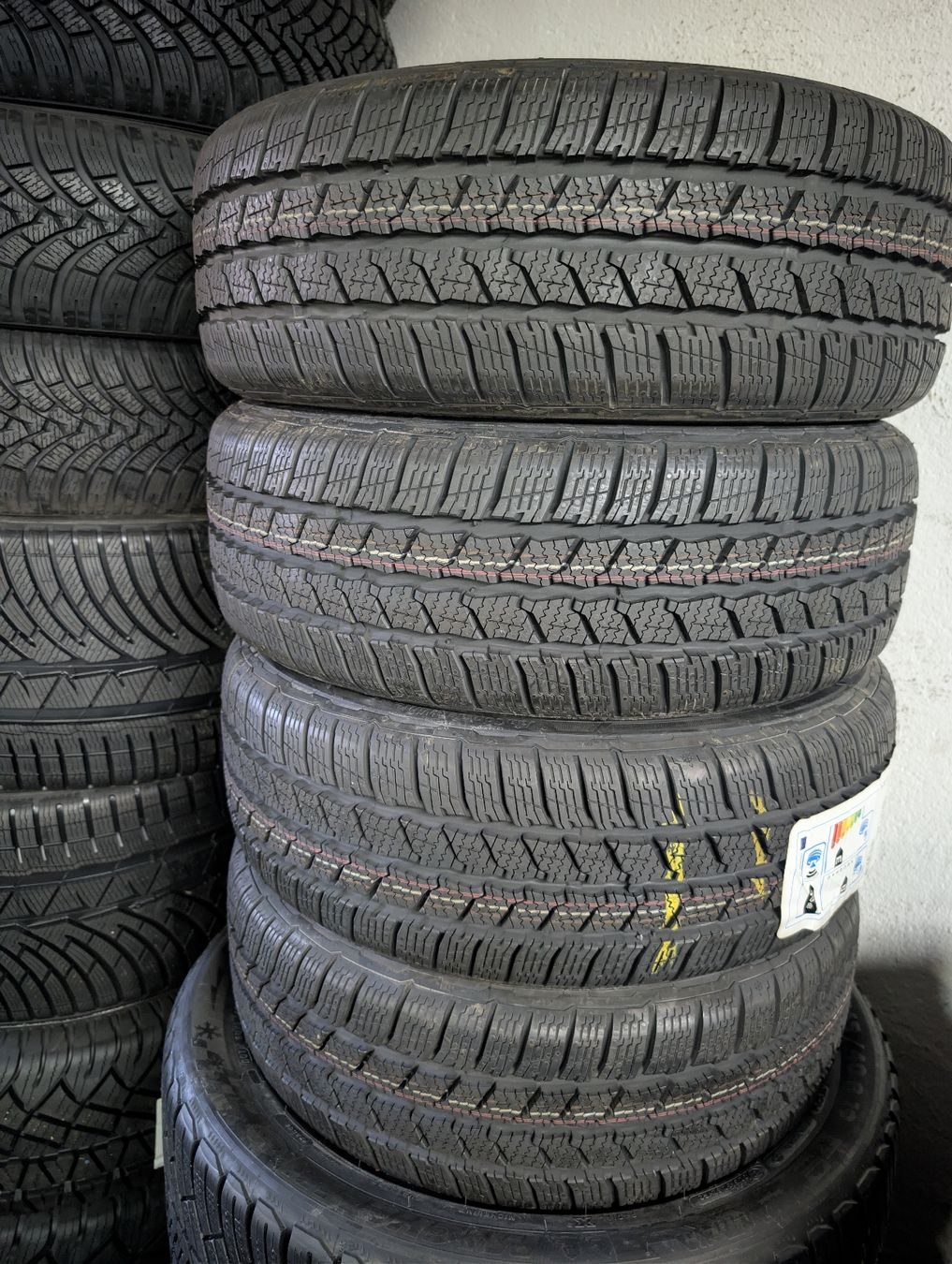 Continental Pneus & Roues: Winterreifen  – Neuf avec emballage d'origine à Dürrenäsch par Pneu-Idris