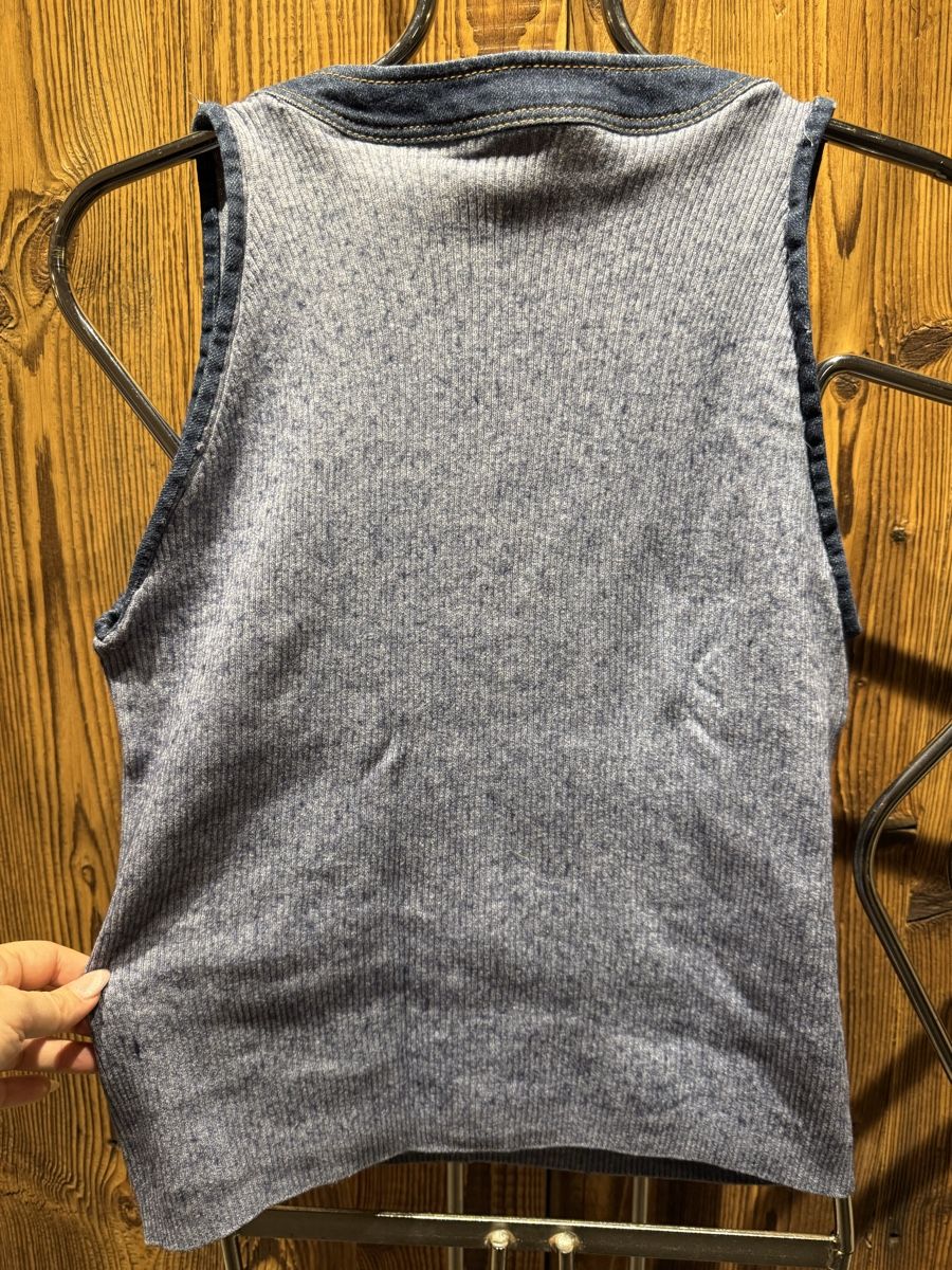 Chanel Top: Top Chanel vintage Y2k Denim – Usato da Haute-Nendaz venduto da BeWonderific 6