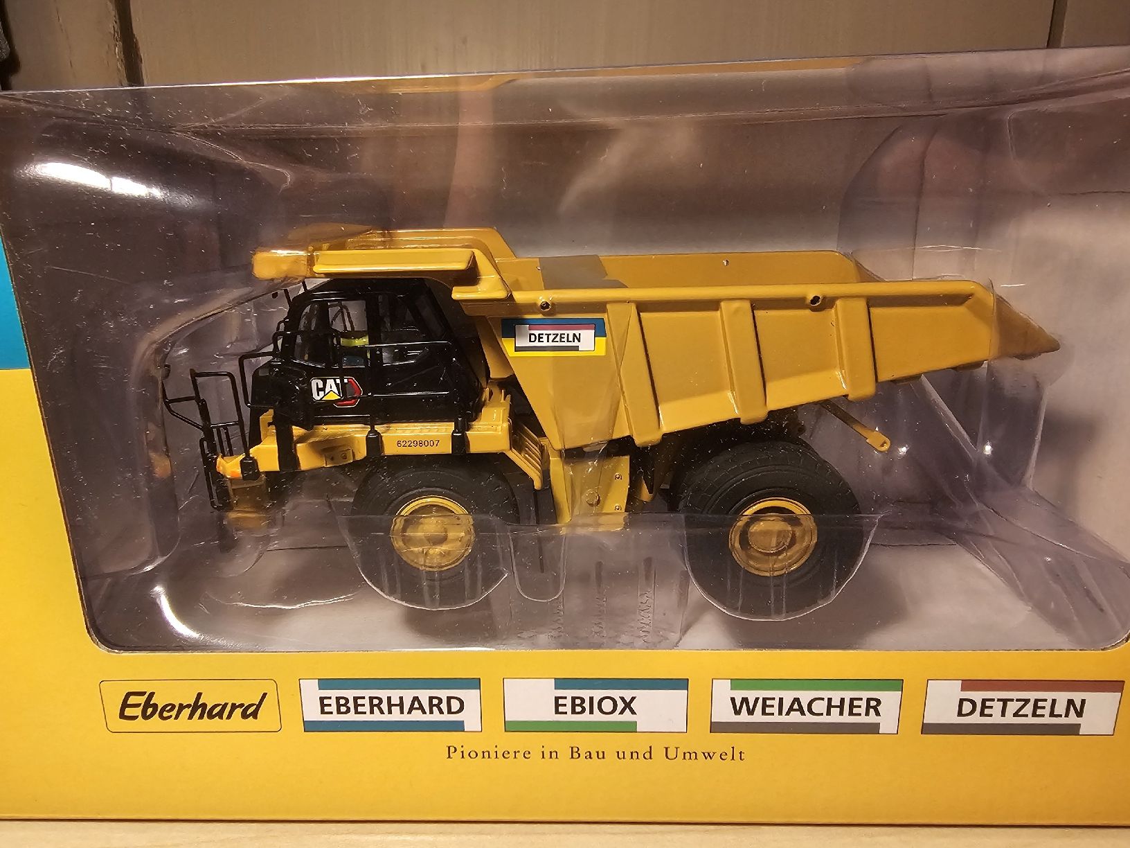Caterpillar Kits de montage: CAT 775G Eberhard 1:50 – Neuf avec emballage d'origine à Ernetschwil par Volvo0815 1