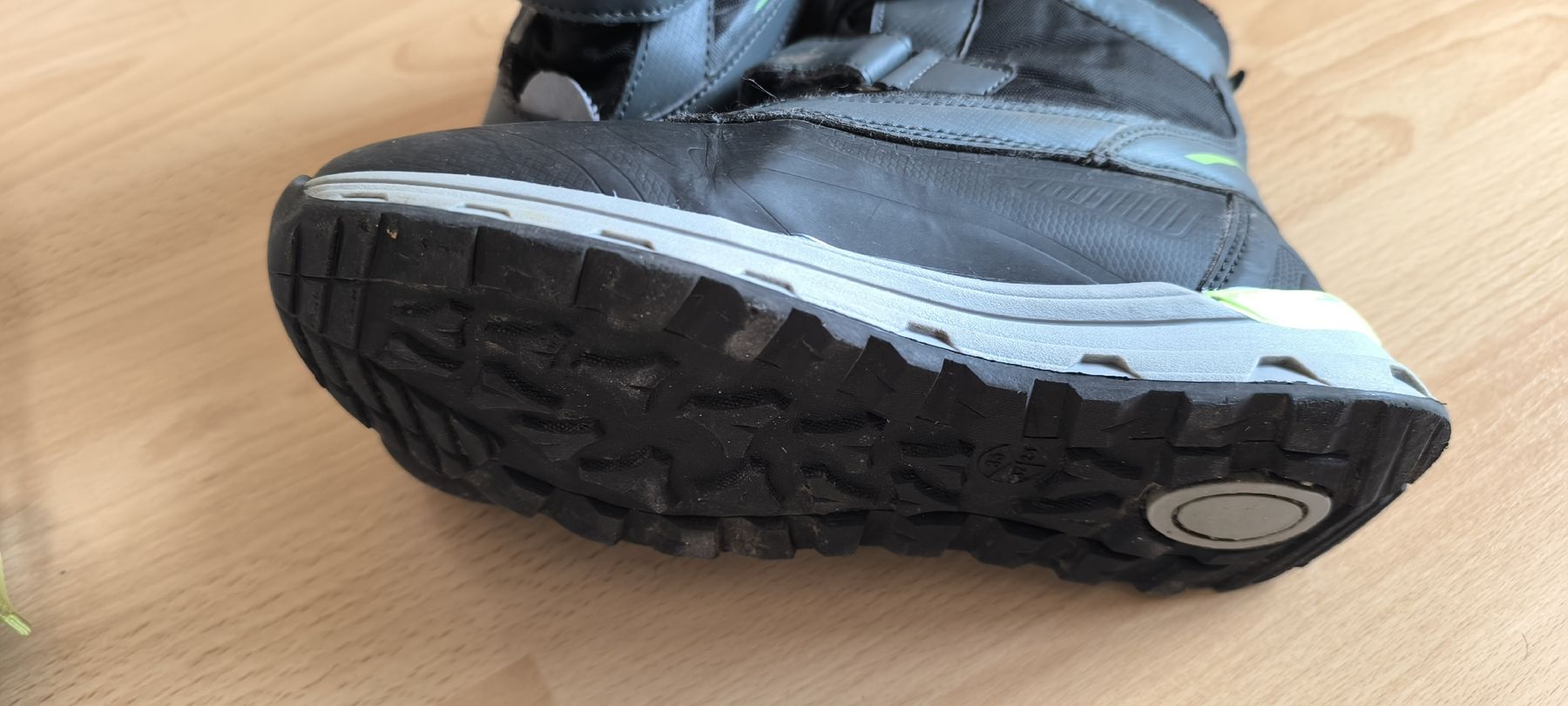 Schuhe für Jungen: Lot de chaussures 35 – Gebraucht aus Arnex-sur-Orbe von mbdaso 2