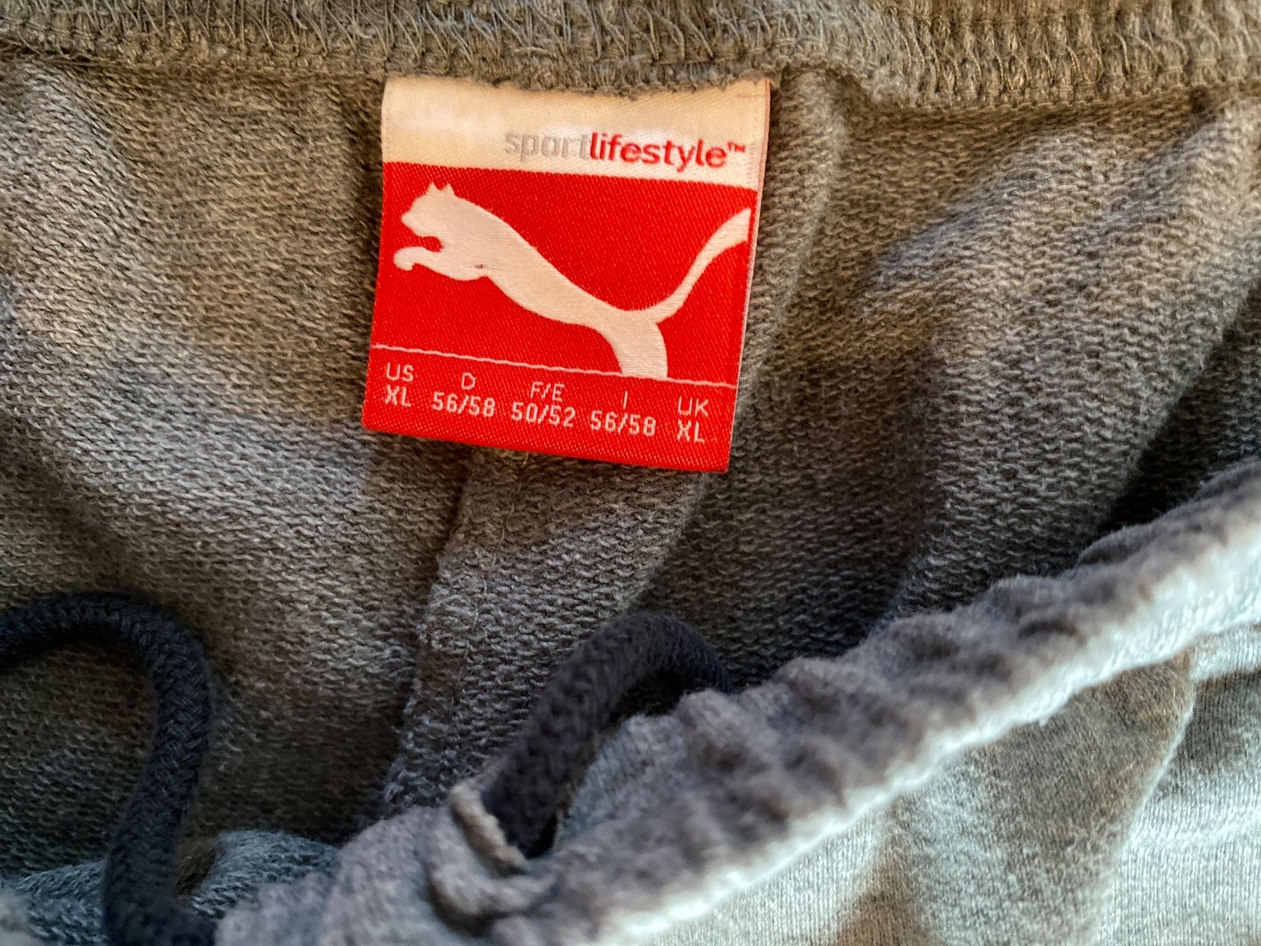 Puma Pantaloni: Puma Kurze Hose Gr. 56/58 grau – Usato da St. Gallen venduto da mai_gd7k 1