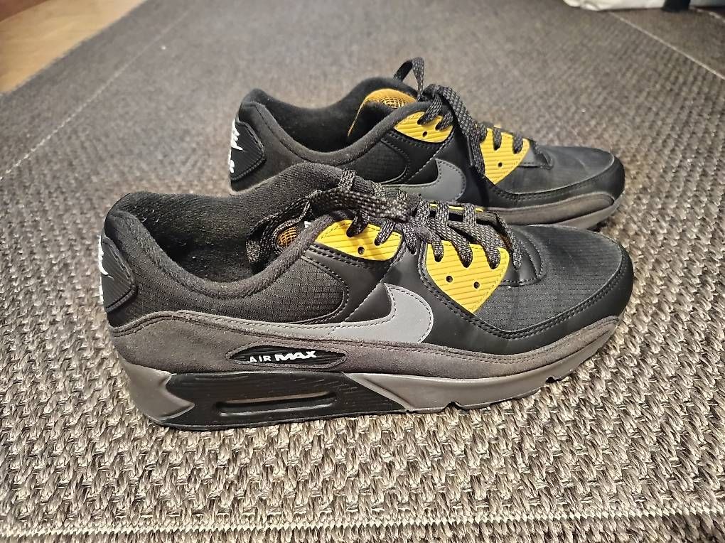 Nike Herrenschuhe: Nike Air Max 90 – Gebraucht aus Genève von Maxou84