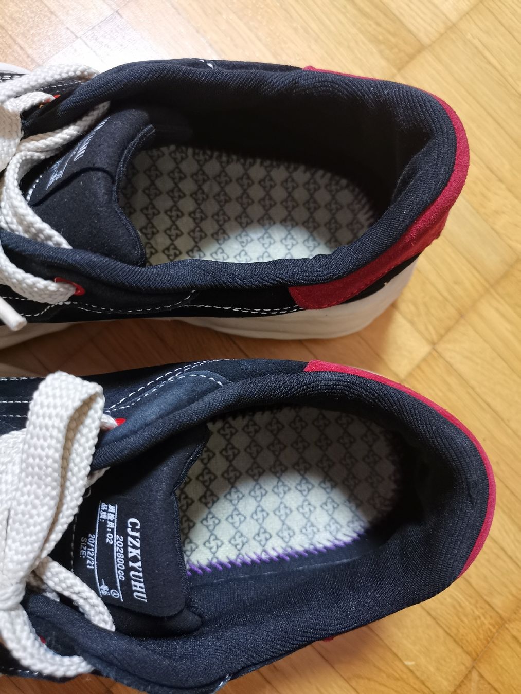 Scarpe da uomo: Sneaker für Herren – Nuovo (secondo la descrizione) da Killwangen venduto da hua_c2df 7
