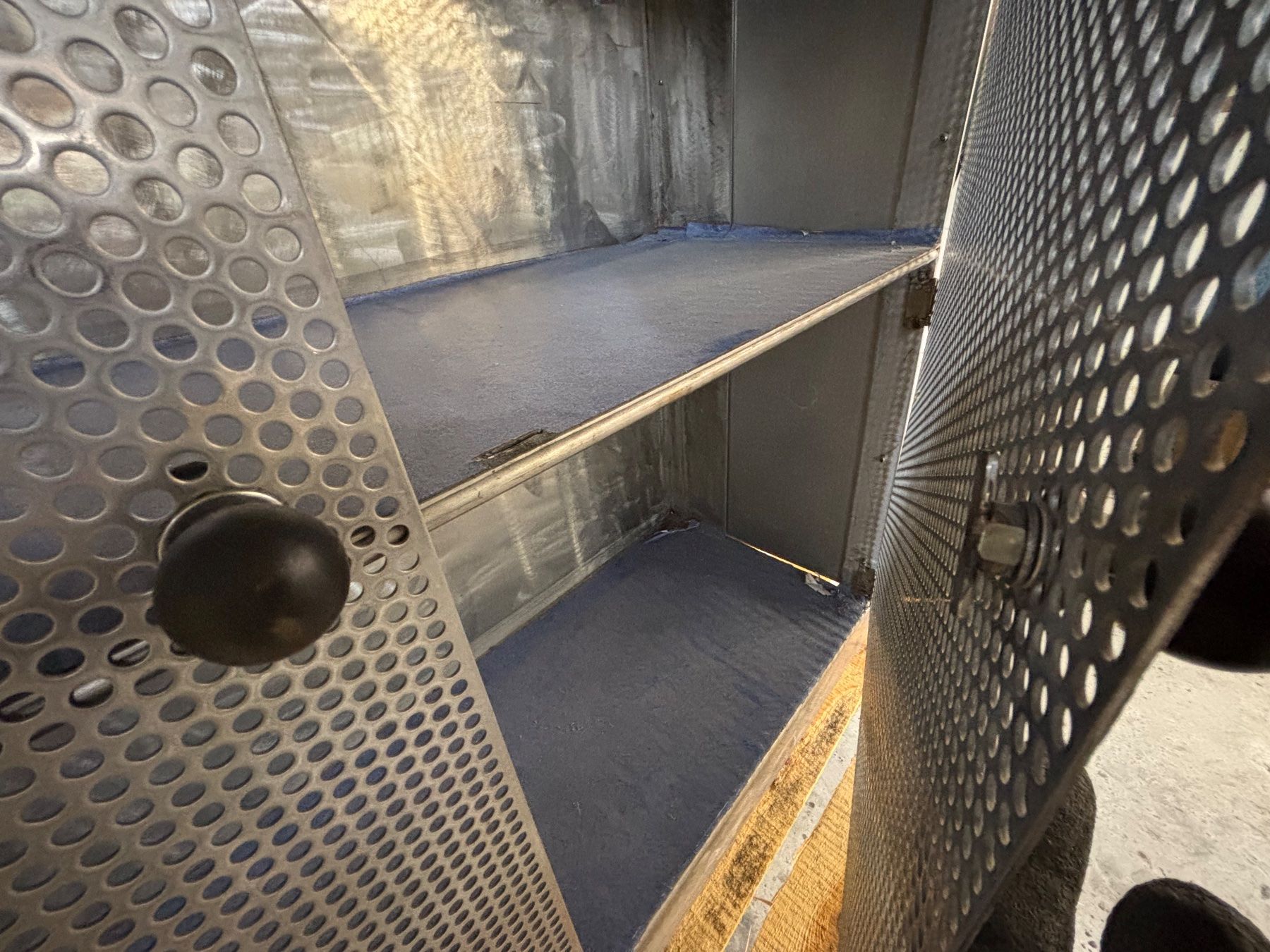 Armadi: Metalschrank – Usato da Attiswil venduto da inf_zg89 7