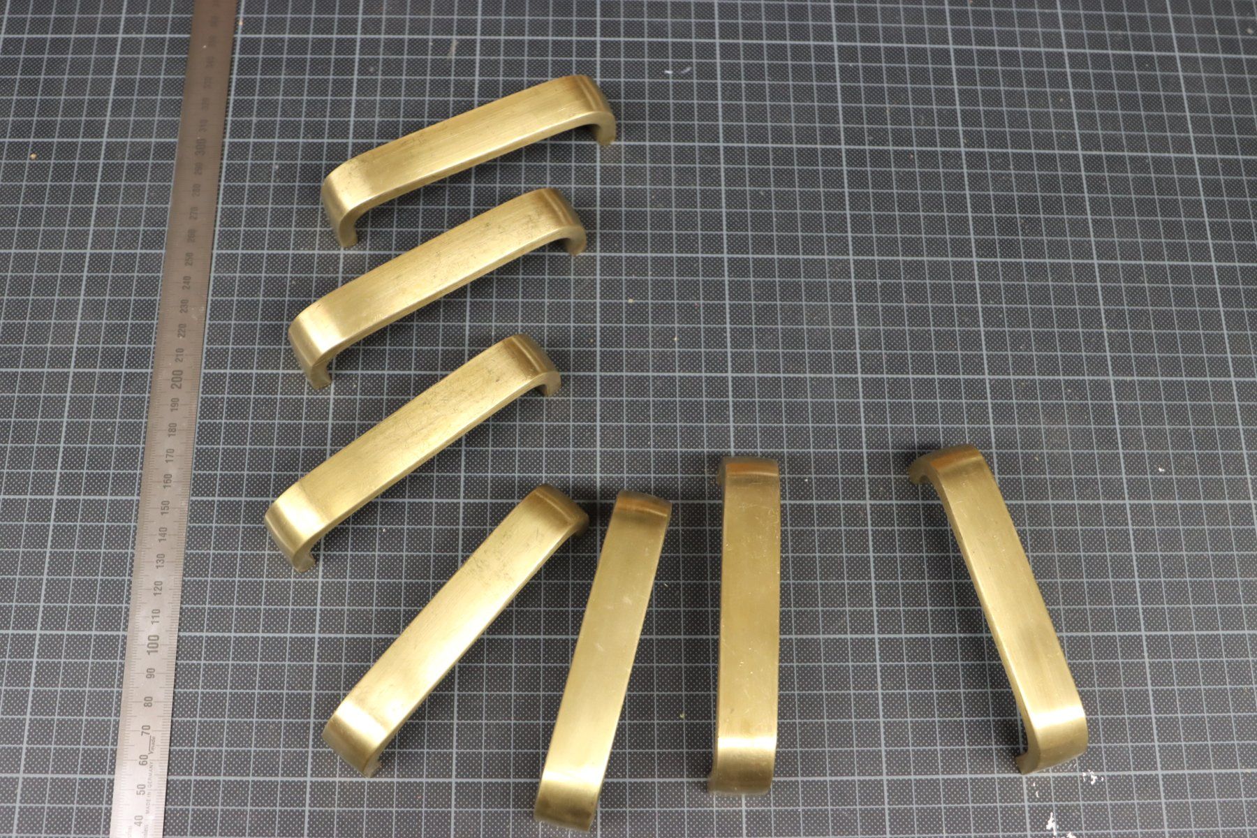 Ferramenta: Kommoden Griff Midcentury – Usato da Emmetten venduto da Super008 5