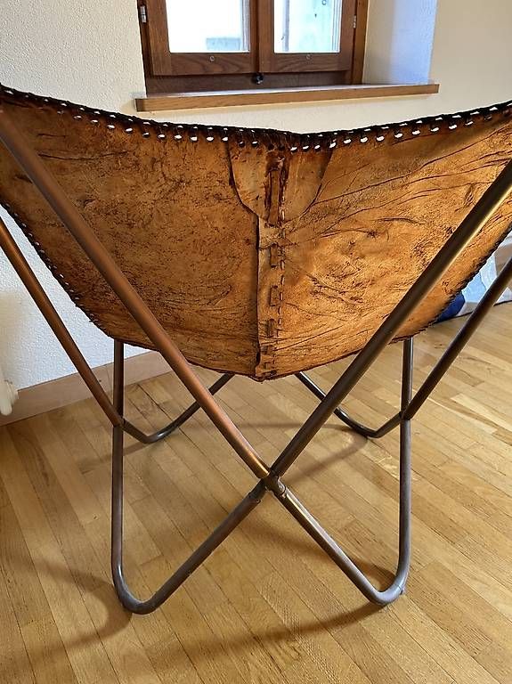 Poltrone: Fauteuil "papillon" vintage en cuir marron – Usato da Bernex venduto da gri_2 2