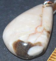 Anhänger L-1962 – Erdnuss Holz Edelstein – 22x14mm