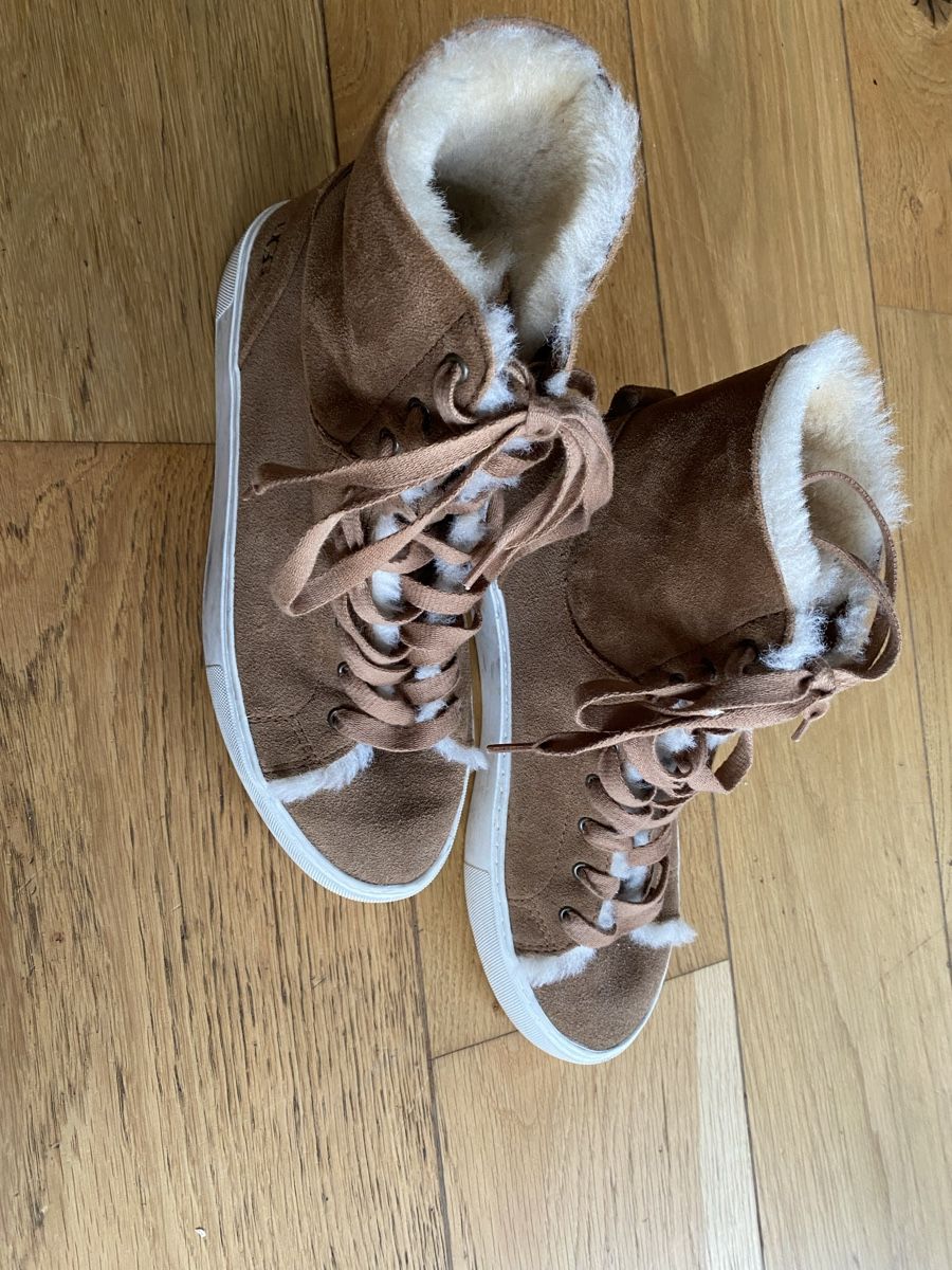 Ugg Damenschuhe: Ugg Winterschuhe Gr. 37 – Gebraucht aus Basel von boo_dc8c