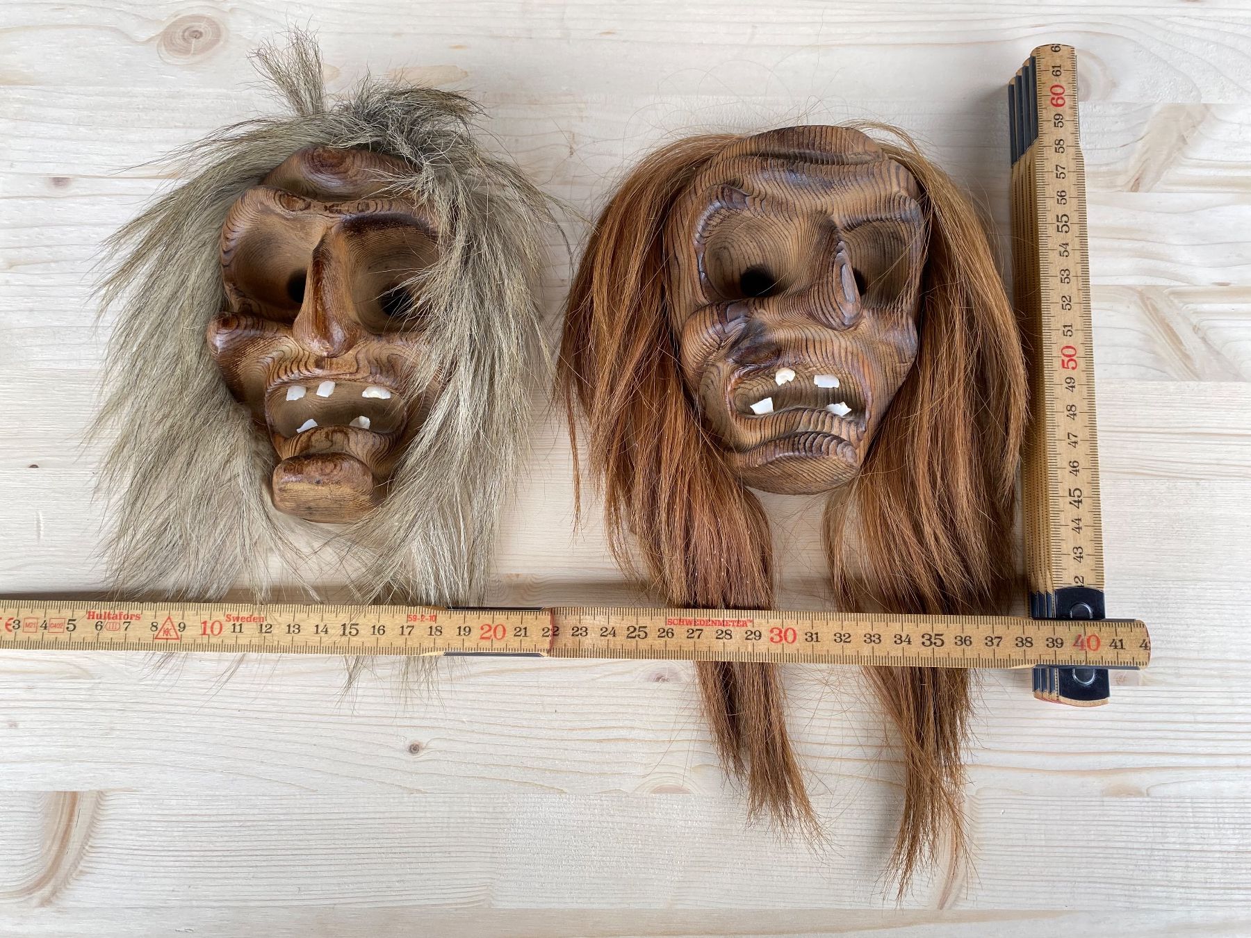 Sonstige Antiquitäten & Kunst: 2 sehr schöne alte Walliser Holzmasken – Gebraucht aus Feldbach von Olive1 9
