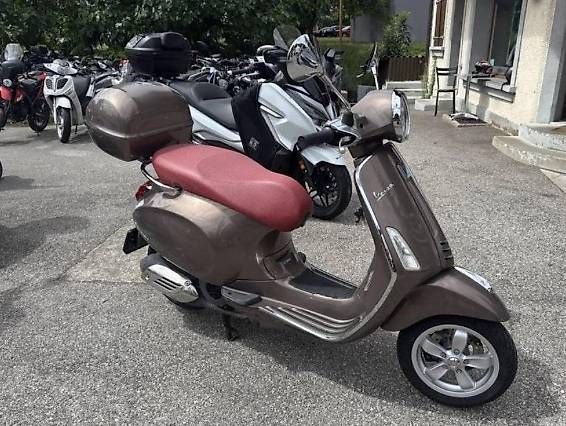 Scooters: Scooter Vespa Primavera 125 3v – D'occasion à Cully par pet_wnz9 1