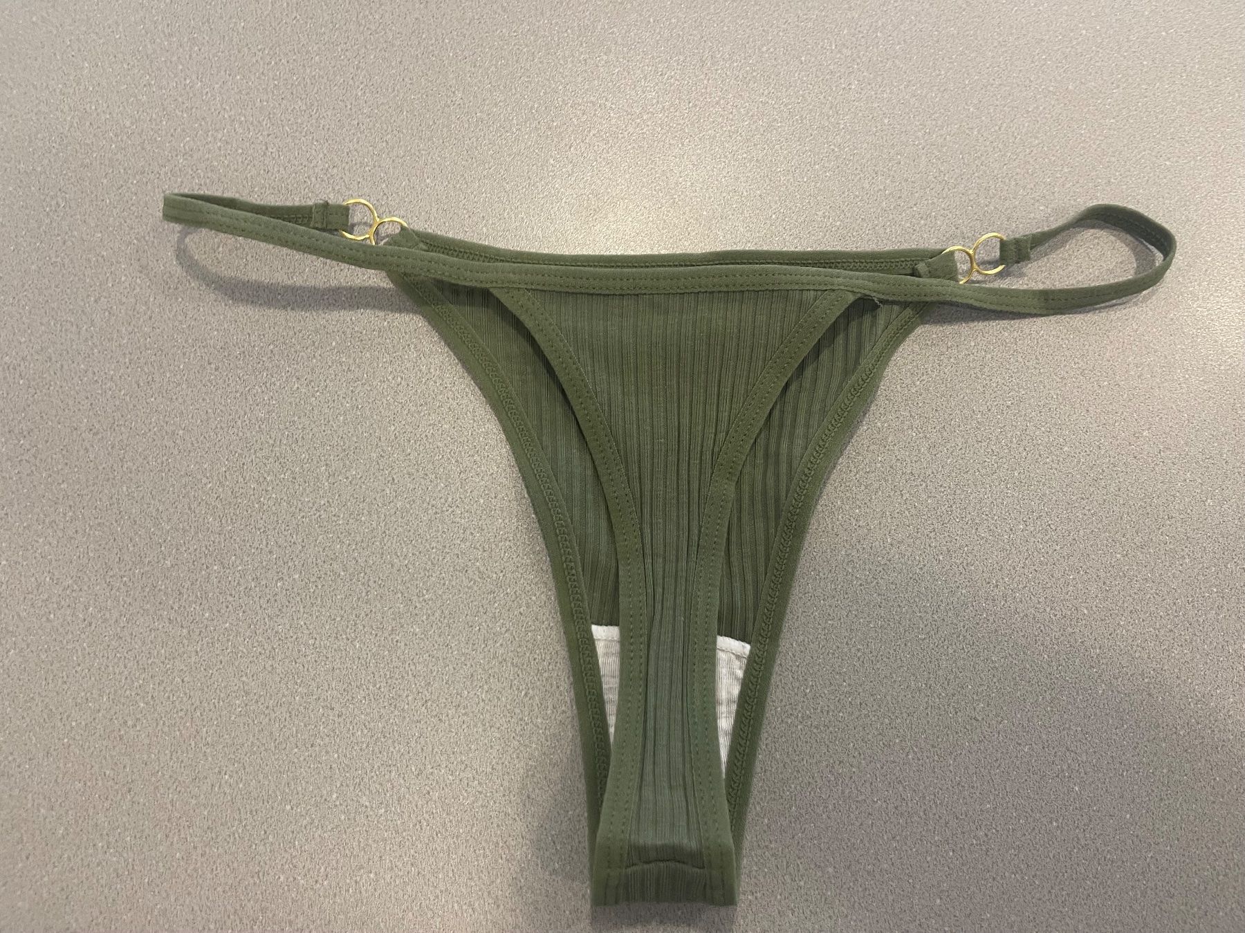 Sonstige Unterwäsche: Neuer String Tanga, Grösse L – Neu und originalverpackt aus Wohlen AG von abaci 1