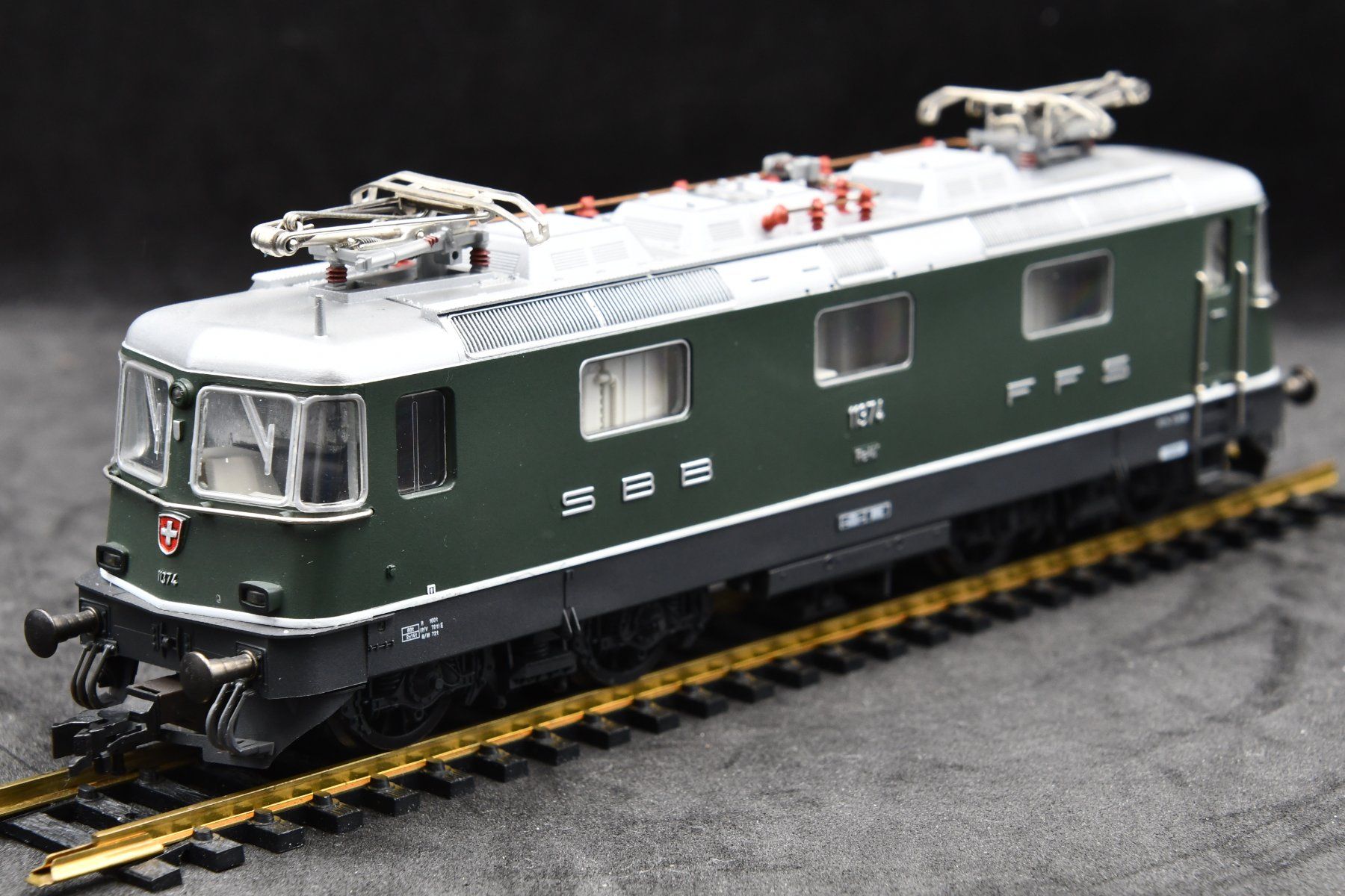 Fleischmann Modellini di ferrovie: Fleischmann E-Lok Re 4/4 II SBB, analog, Gleichstrom, H0 – Usato da Rapperswil SG venduto da Phantomas14 3