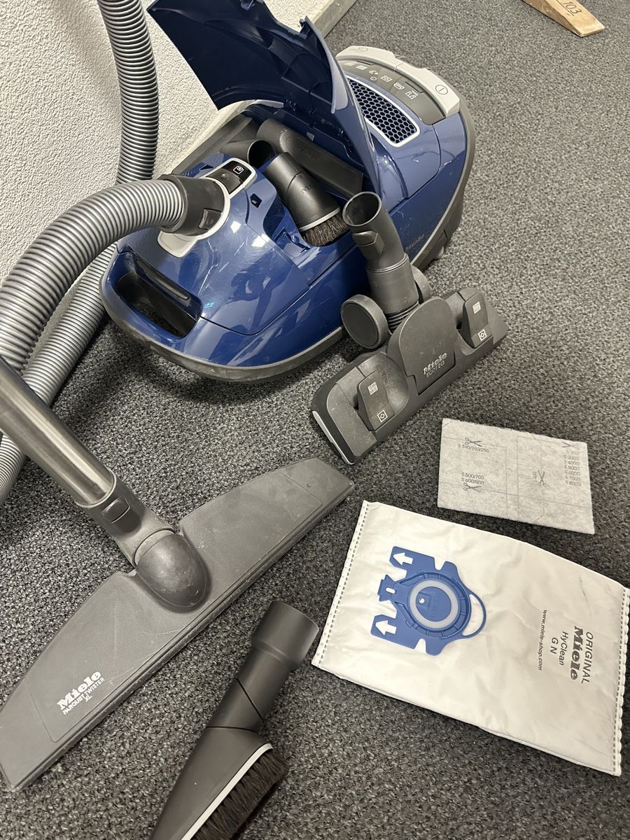 Miele Staubsauger & Zubehör: Miele C3 Senator Neuwertig – Gebraucht aus Bern von AliceHo 2