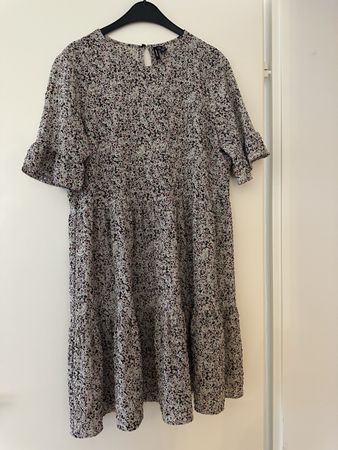 Vero Moda Sommerkleid, Gr. L, Blumenmuster, Top Zustand