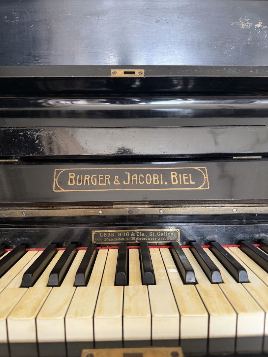 Burger & Jacobi Strumenti musicali: Burger & Jacoby Biel Klavier – Usato da Rudolfstetten venduto da sophaziz 2