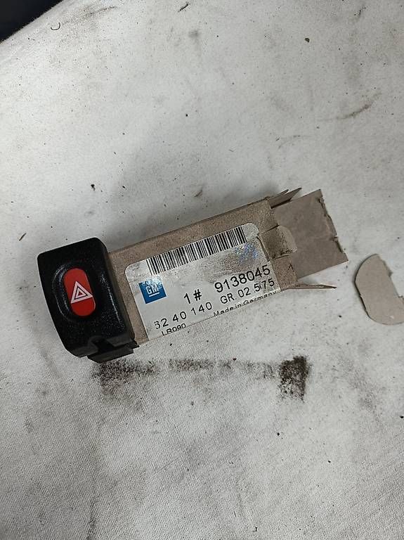 Tutti pezzi di ricambio auto: 6240140 Opel – Usato da Bironico venduto da aut_v8ks