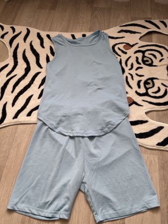 Sommer Set, hellblau, Gr.140-146neuwertig für warme Tage!