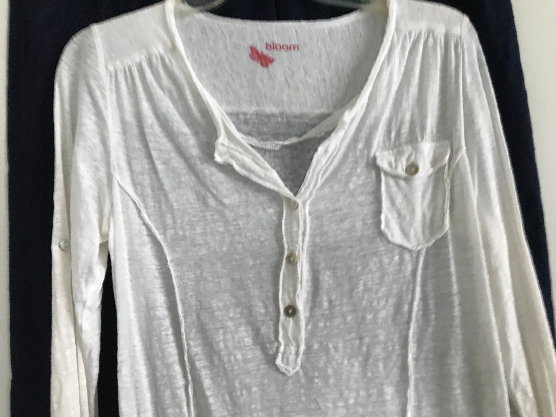 T-shirts: Bloom Shirt weiss – D'occasion à Zumikon par Uranus88 1