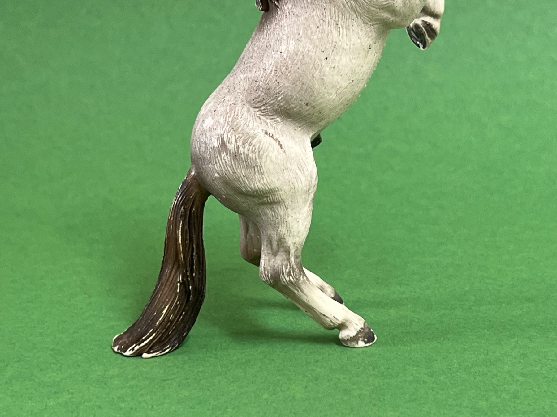 Schleich Figuren: 2 Schleich Mustang Hengst steigend Pferd – Gebraucht aus Ennetbaden von  7