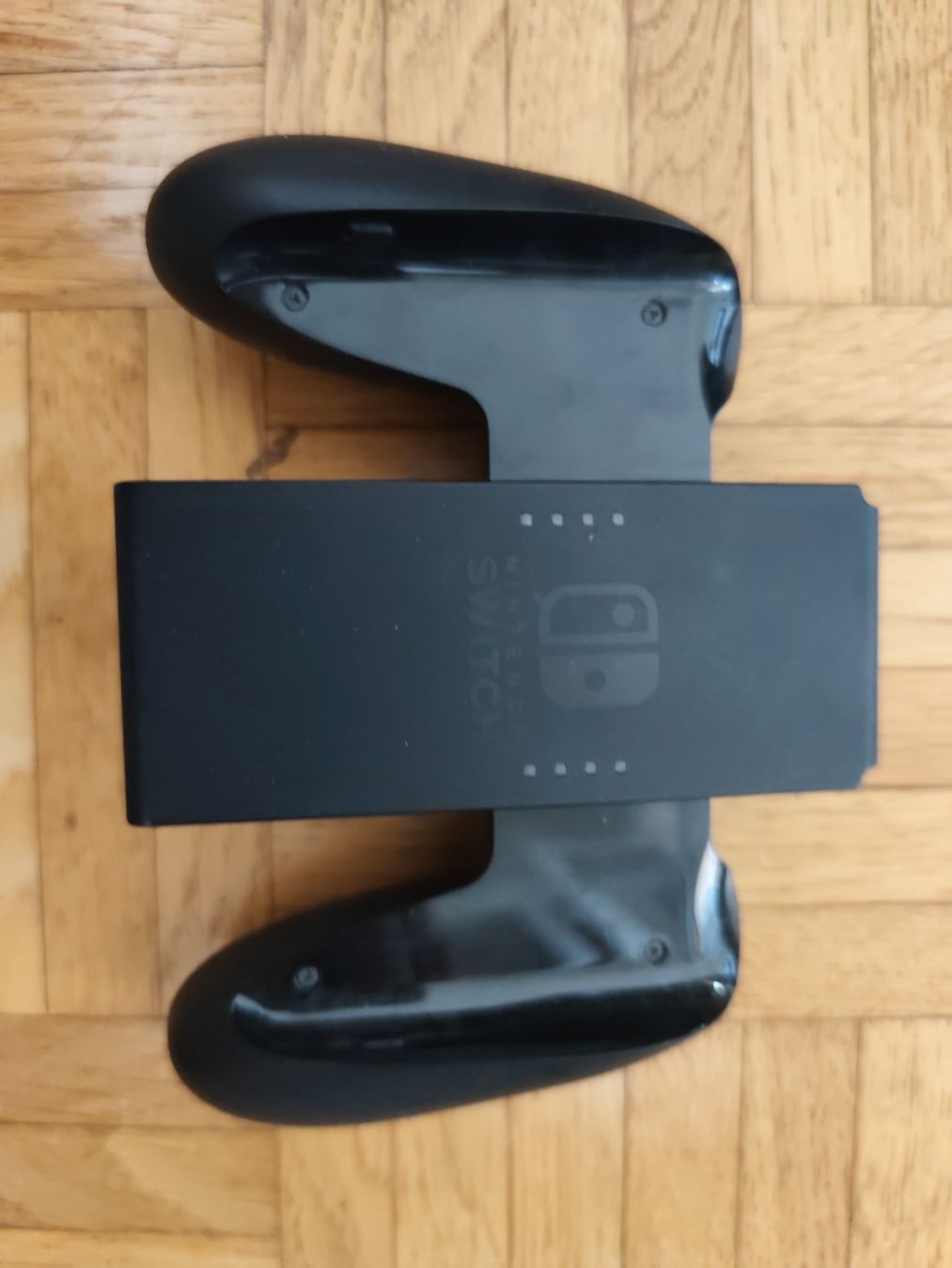 Nintendo Controller: Nintendo Switch Joy-Con Halterung – Gebraucht aus Breitenbach von chr_xrc9