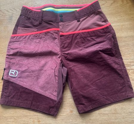Kurze Sporthose für Damen von ORTOVOX