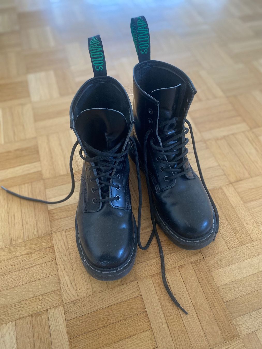 Solovair Damenschuhe: Solovair Boots – Gebraucht aus Wädenswil von giv_2lww