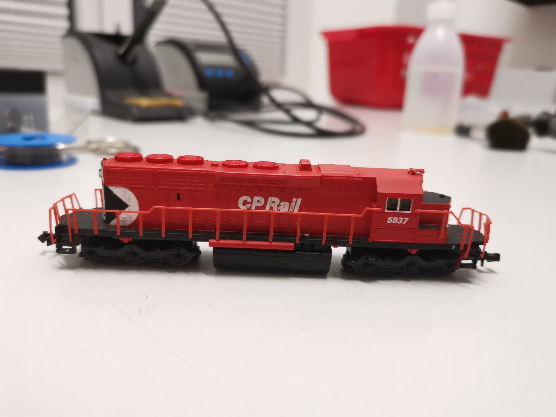 Modelleisenbahnen: Bachmann - EMD SD40-2 CP Rail 5937 – Gebraucht aus St. Margrethen SG von  3
