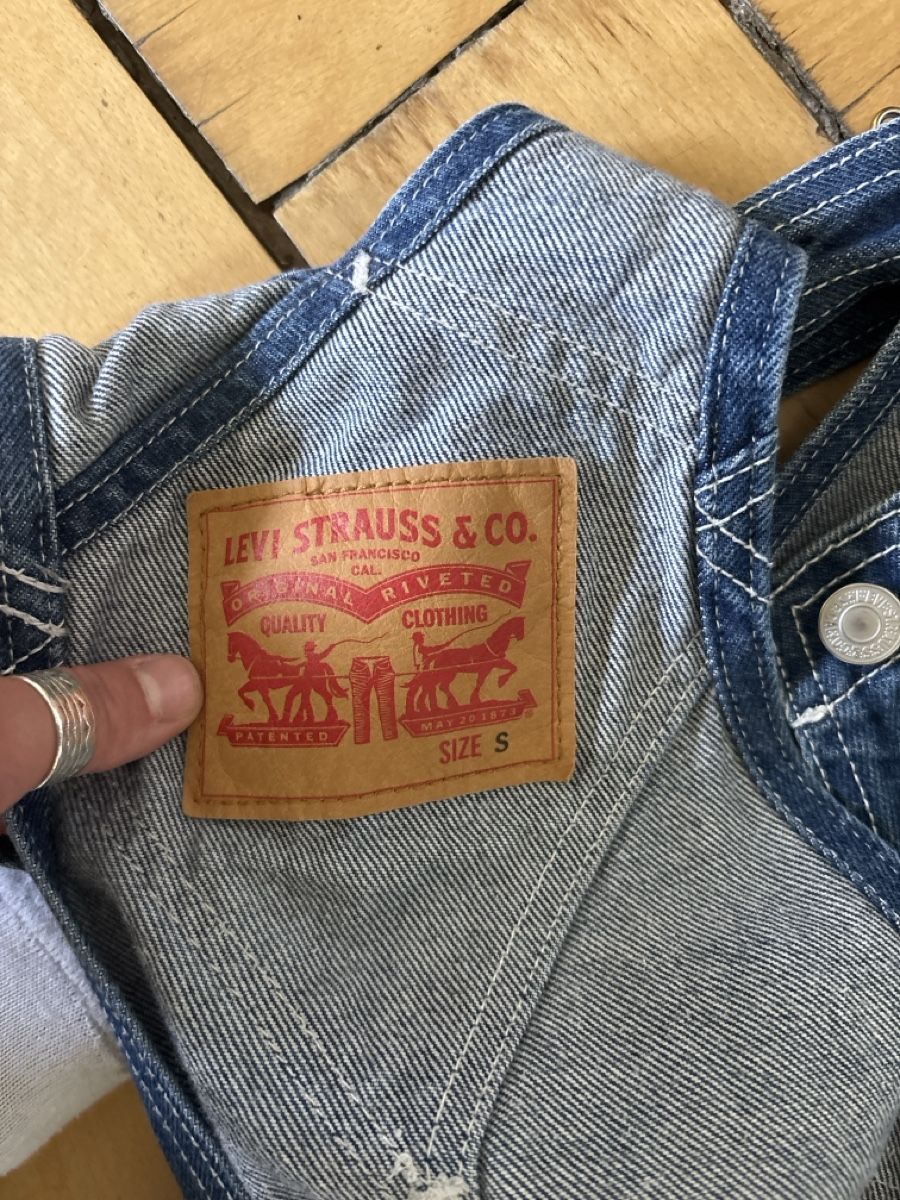 Levi's Jeans: Latzhose Levi's  – Usato da St. Gallen venduto da liv_paulina 2