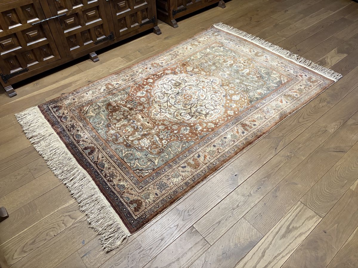 Teppiche: Echter handgeknüpfter Medaillon Kayseri – Gebraucht aus Bennau von Mayer_Carpets 9