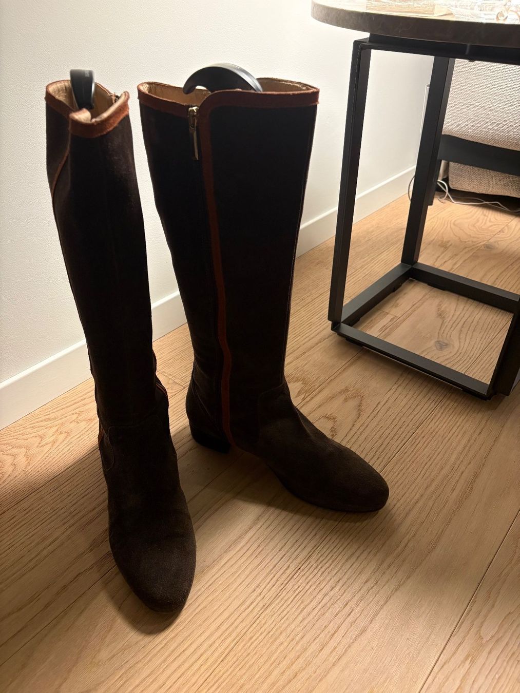 Scarpe da donna: Braune Damen Wildlederstiefel, Grösse 41 – Usato da Buchberg venduto da selphy33 1