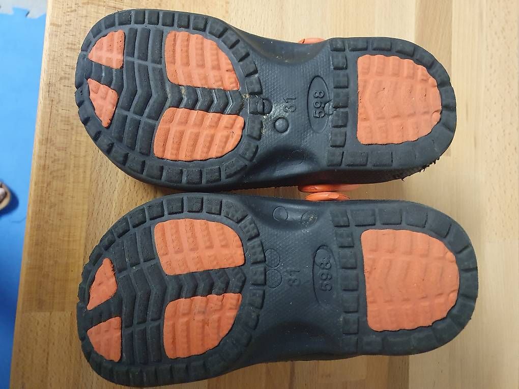 Scarpe per ragazzi: Gartenschuhe für Kids – Usato da Bätterkinden venduto da Steinhauerli