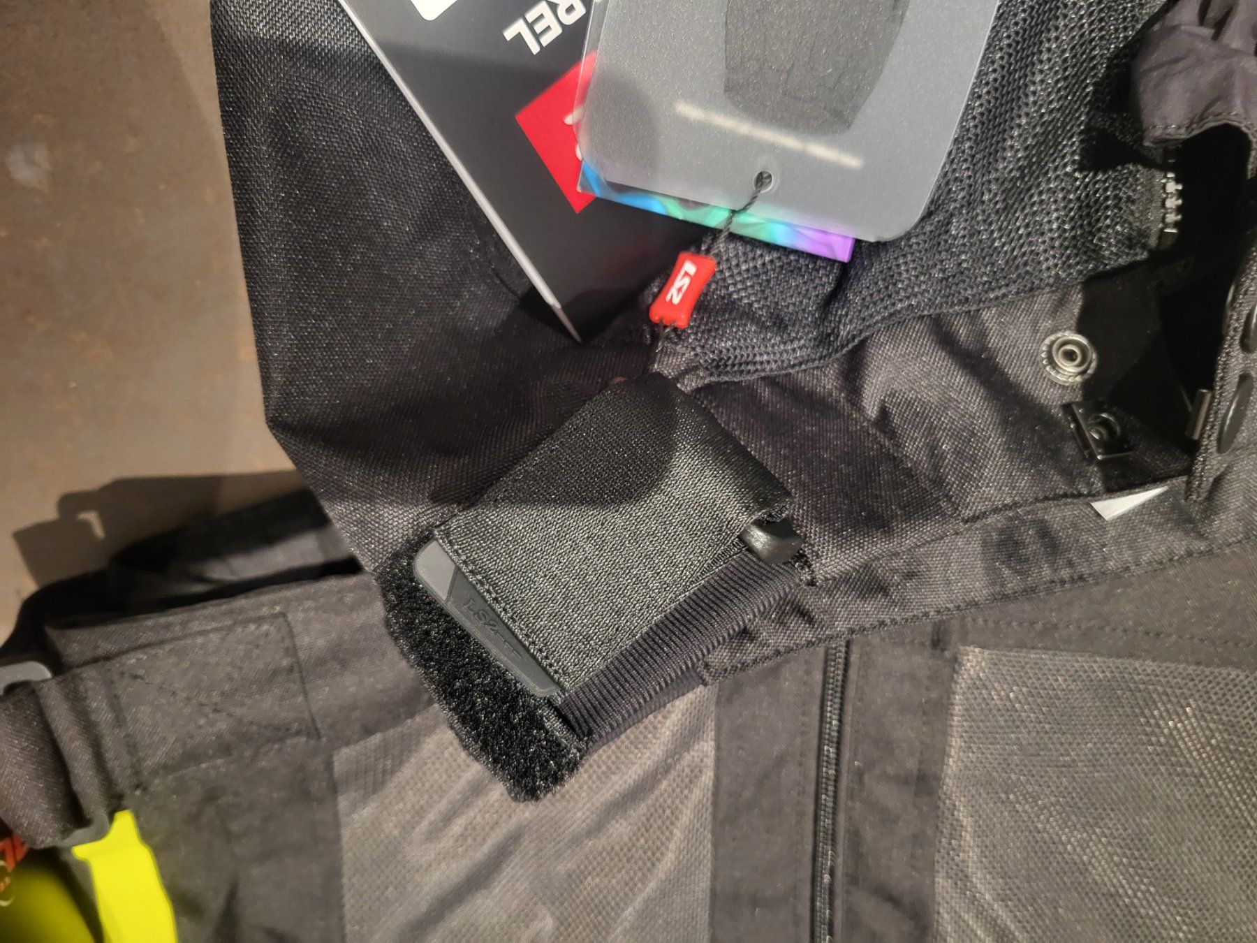 Lotti di vestiti: Ensemble moto BUSE noir jaune taille L neuf – Nuovo (secondo la descrizione) da Moutier venduto da ame_25z6 5