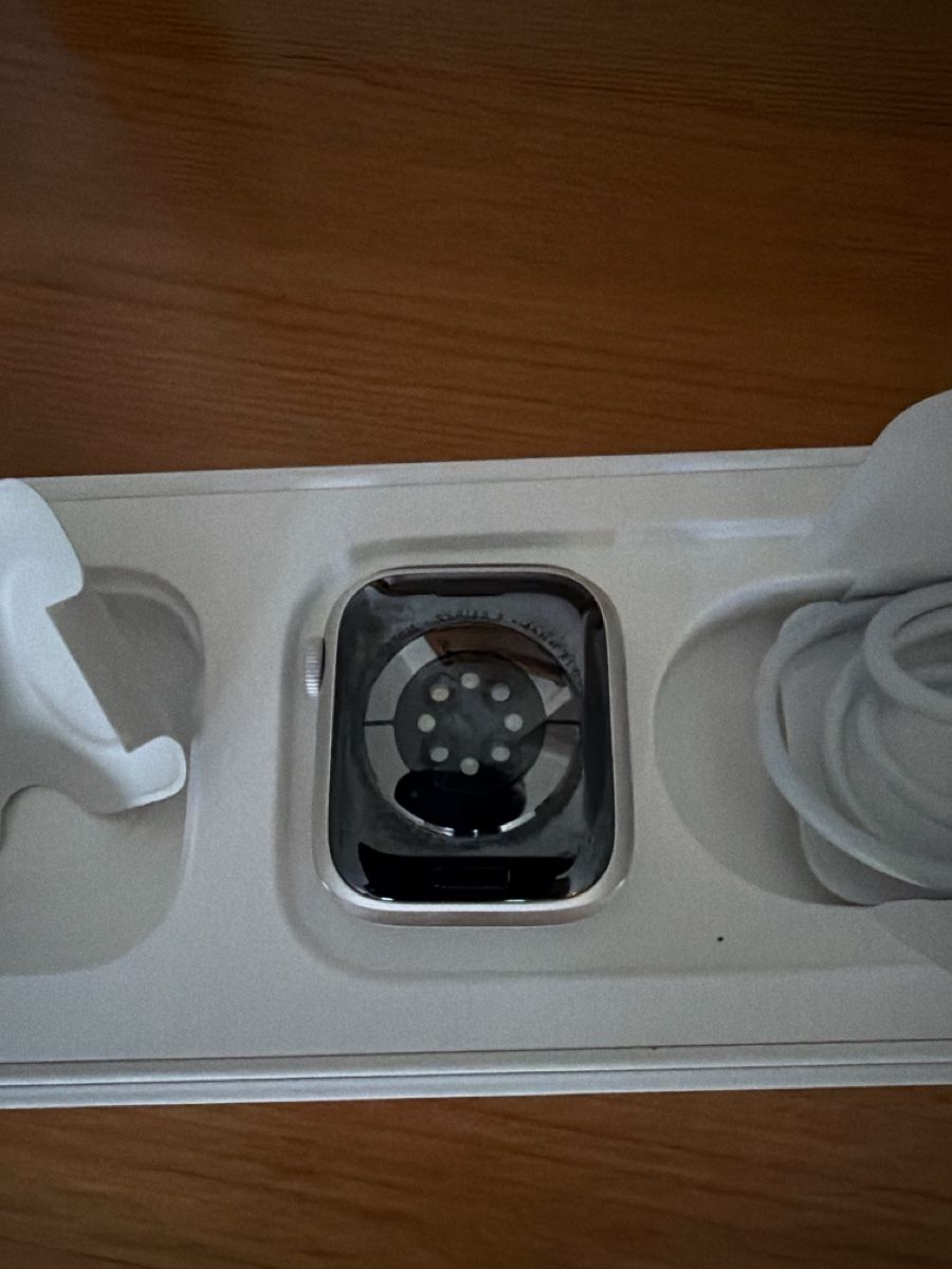 Apple Smartwatch: Apple Watch - Series 8 inkl. Adapter – Gebraucht aus zürich von may_yj9f 1