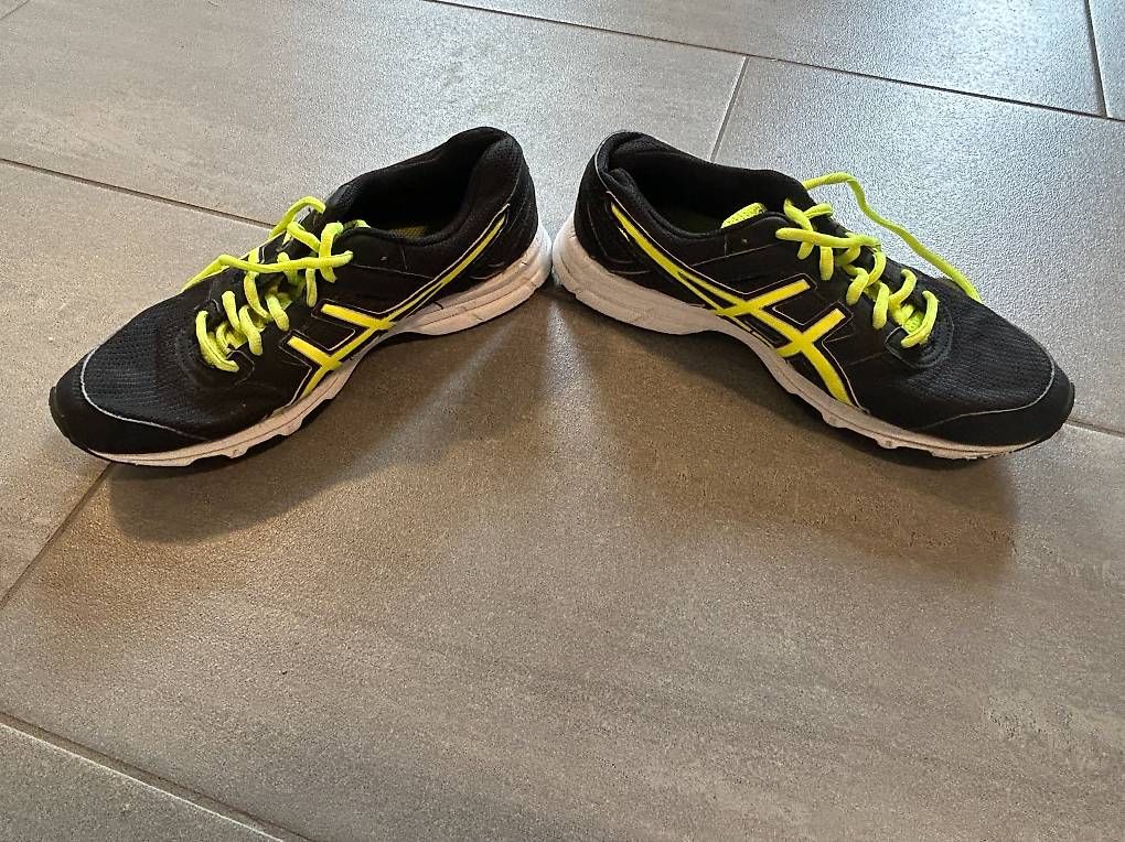 Herrenschuhe: Asics Laufschuhe Gr. 40 – Gebraucht aus Thalheim an der Thur von Iselisberger 1