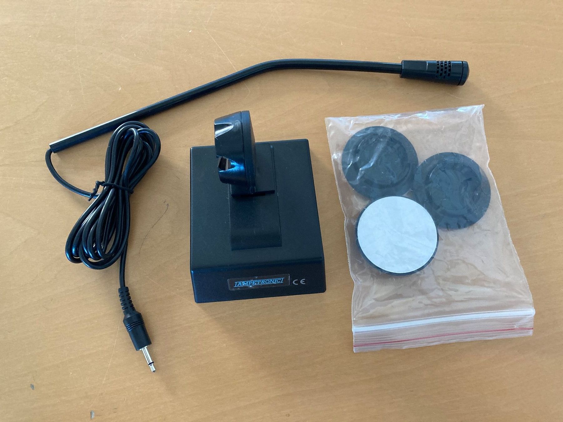Microfoni: AMPETRONIC EM-195A Multimedia Mikrofon Tischstativ – Usato da Hünenberg venduto da Electron0 1