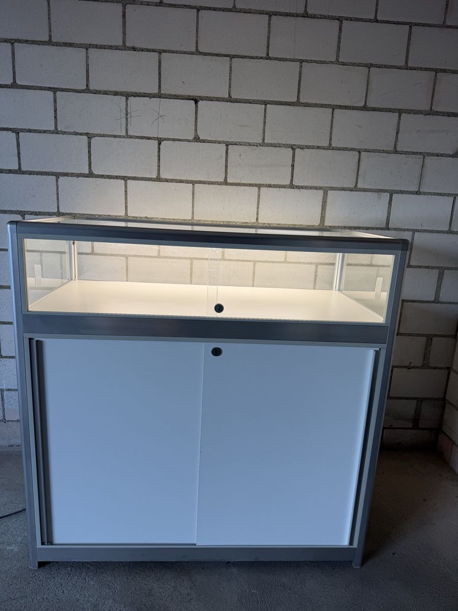 Vitrinen: Präsentations Vitrine  – Gebraucht aus Hittnau von Dbitte 1