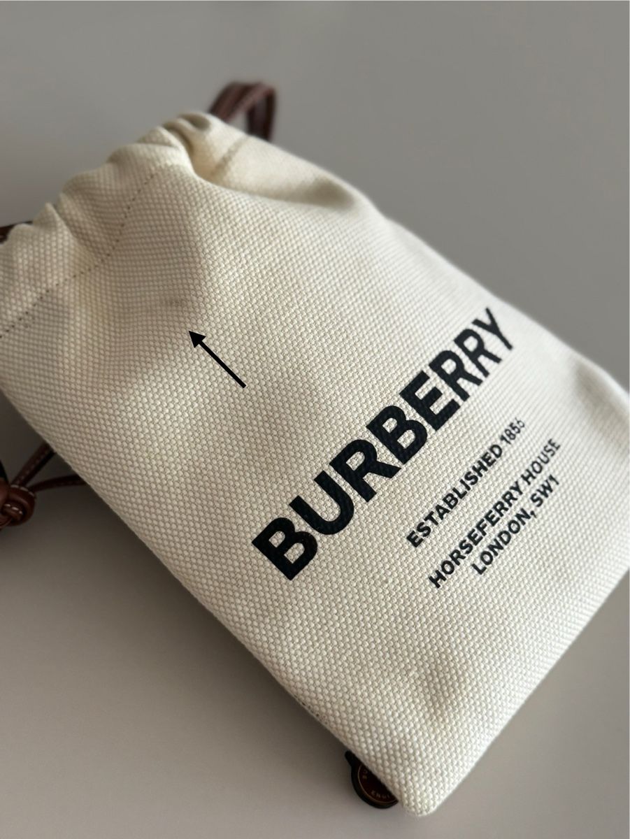 Taschen: Burberry Mini Bag Canvas Leather Drawstring Pouch White New – Gebraucht aus Dübendorf von Pink.Blue 5