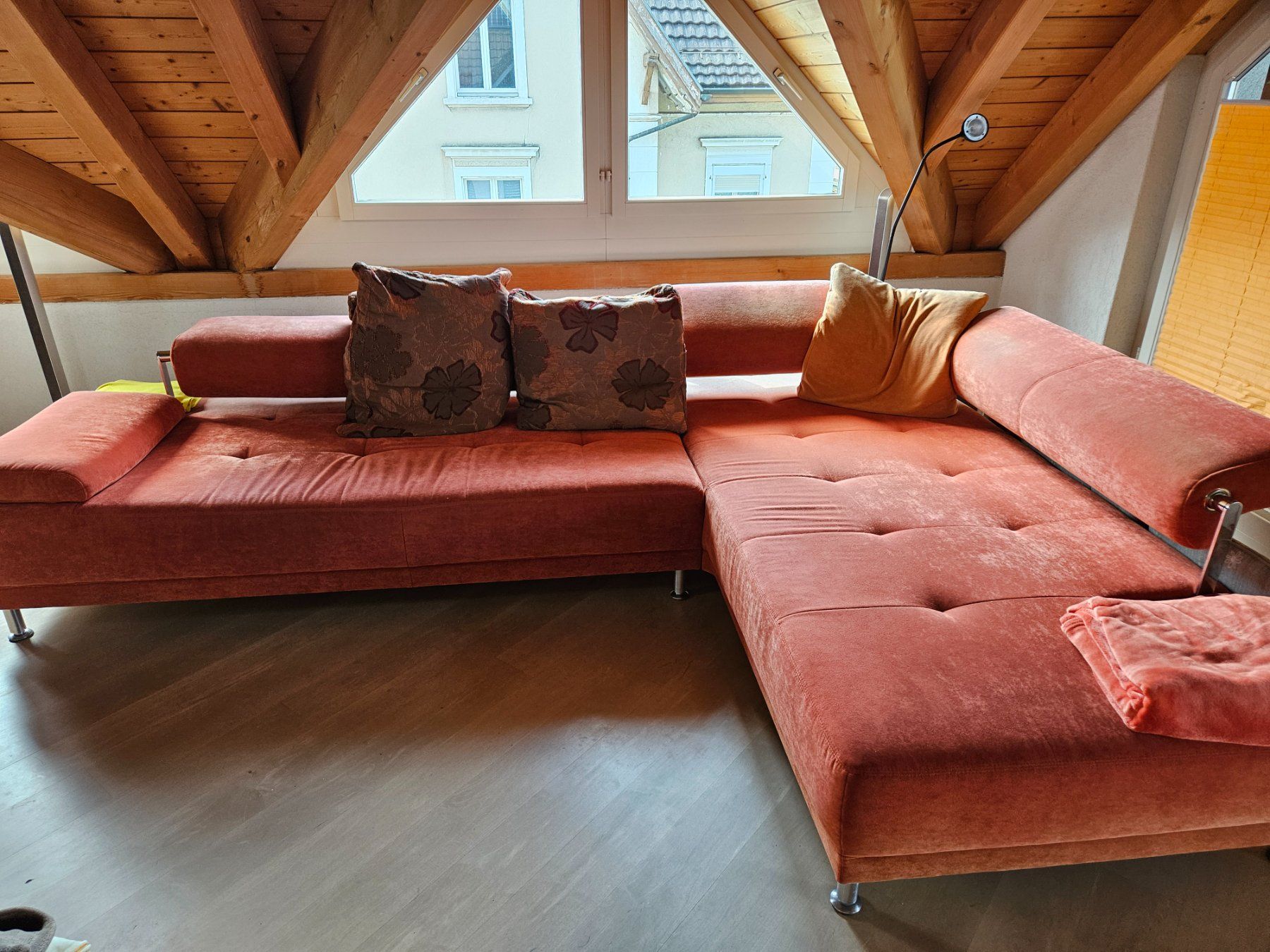 Divani: Ecksofa rot, Stoff, guter Zustand – Usato da Oberrieden venduto da Chantal_01