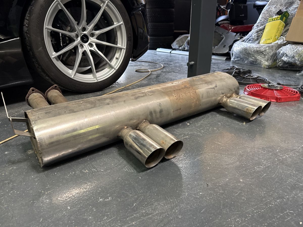 BMW Auspuffanlagen: BMW M3 E46 Endschalldämpfer  – Gebraucht aus Breitenbach von Looneybs 1