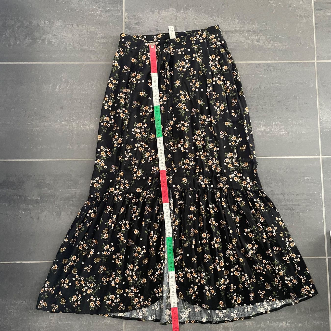 Pull&Bear Gonne: Floral black maxi skirt from pull&bear – Usato da Agno venduto da Ali99 2