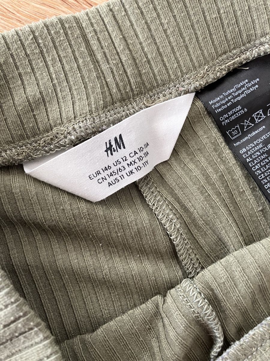 H&M Ensembles coordonnés: Mädchen Kleiderpaket Gr. 146/152 – D'occasion à Wattenwil par blackburry3025 6