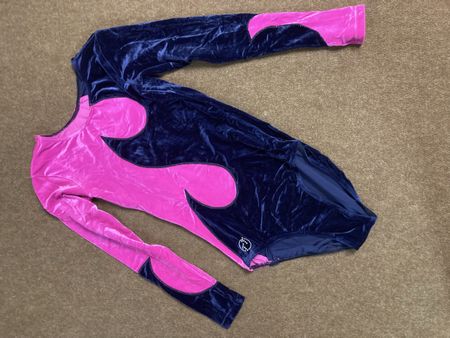 Gymnastik Body Pink-Blau Samt mit Hose Grösse M